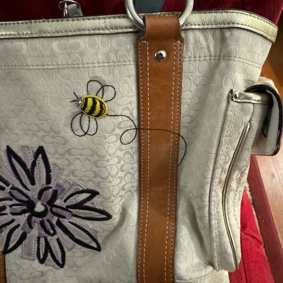 Rare Limited Edition Coach Bumble Bee & Flower 10.5”x9.5” Good Condition - Picture 6 of 7